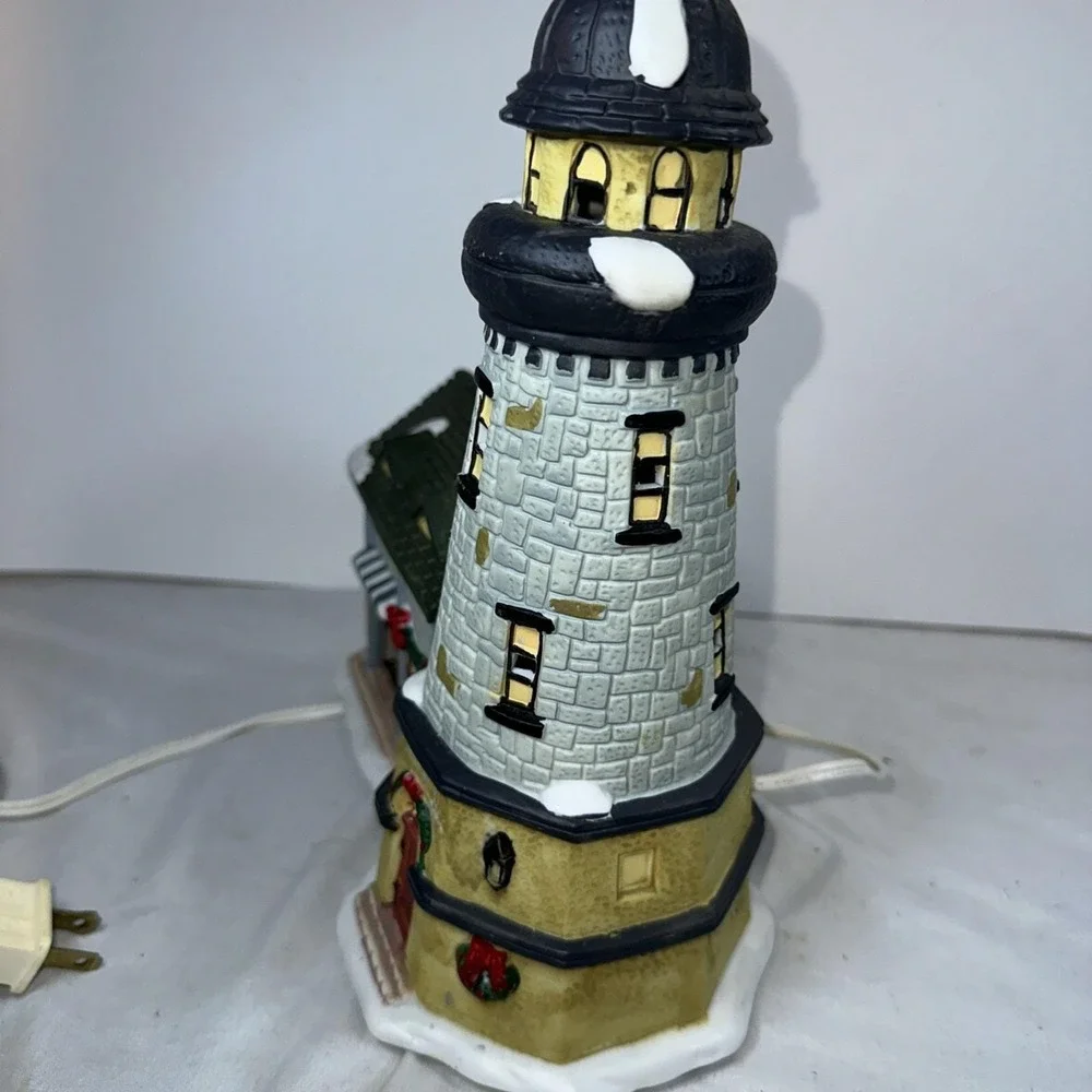 VTG Christmas Town Square Collectibles Long Island Lighthouse Village